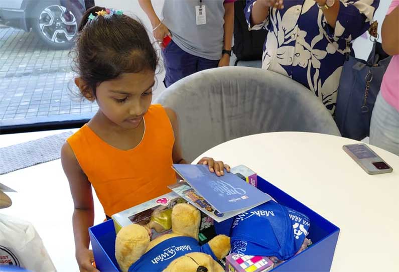 I Wish to Have a Pink Study Table & Chair & a Pink Party Dress